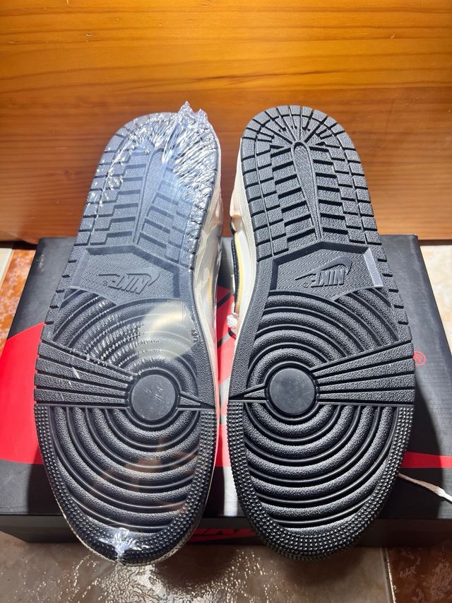 Jordan Retro 1 Low Negro Rojo