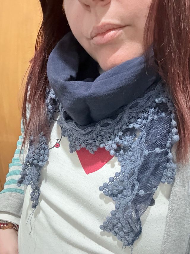 Foulard Laura Biagiotti blu con pizzo