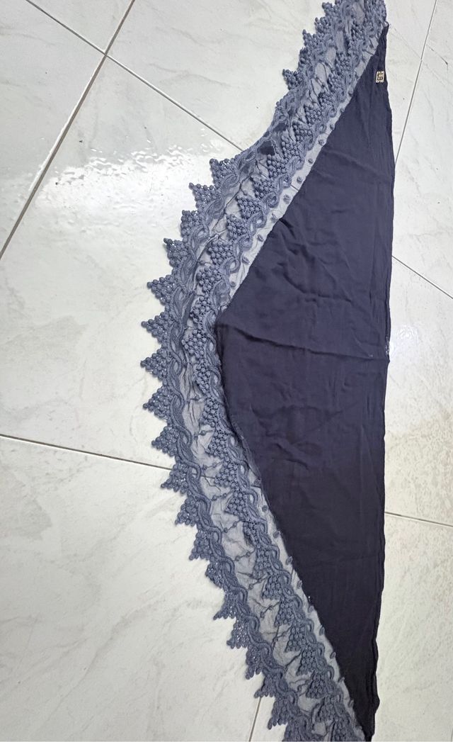 Foulard Laura Biagiotti blu con pizzo