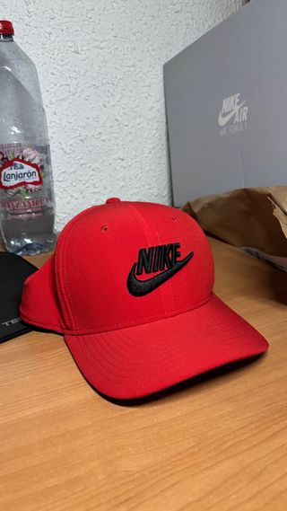 Gorra Nike Roja