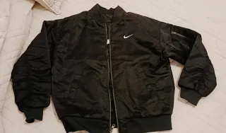 Chaqueta Bomber Nike Negra