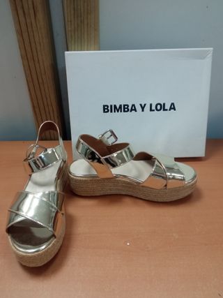 Sandalias BIMBA Y LOLA doradas