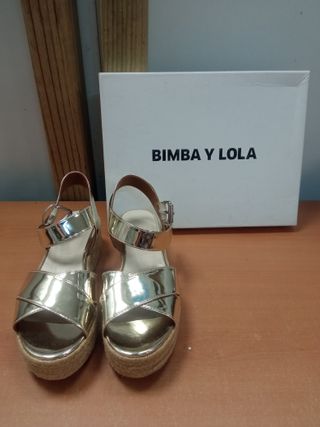 Sandalias BIMBA Y LOLA doradas
