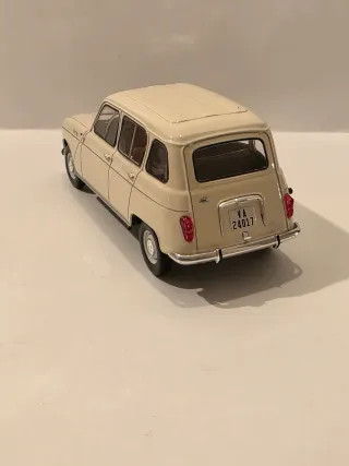 Renault 4 Escala 1:24 Beige