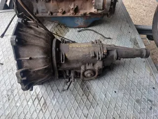 Motor Ford 6 Cilindros + Transmisión