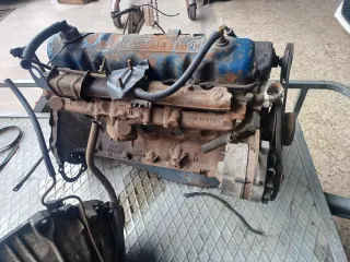 Motor Ford 6 Cilindros + Transmisión