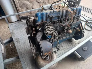 Motor Ford 6 Cilindros + Transmisión