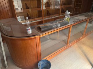 Mobiliario de Panadería Madera y Cristal