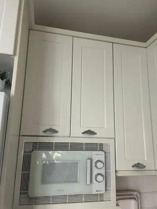 Cocina blanca estilo rústico