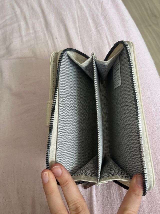 Portafoglio bianco in similpelle