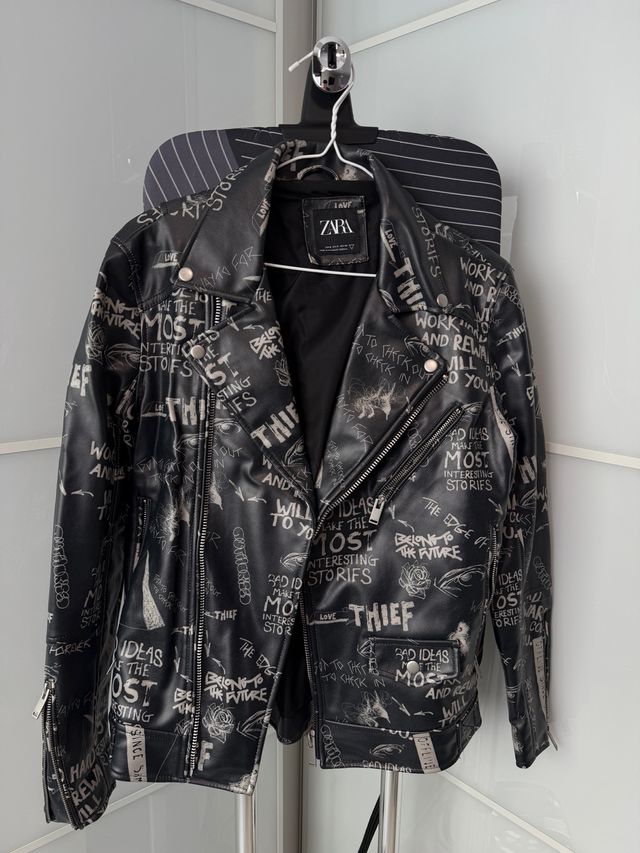 Chaqueta Zara Diseño Graffiti Talla S