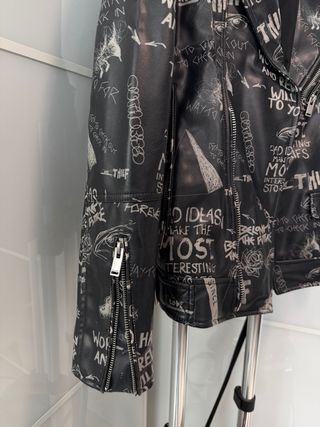 Chaqueta Zara Diseño Graffiti Talla S