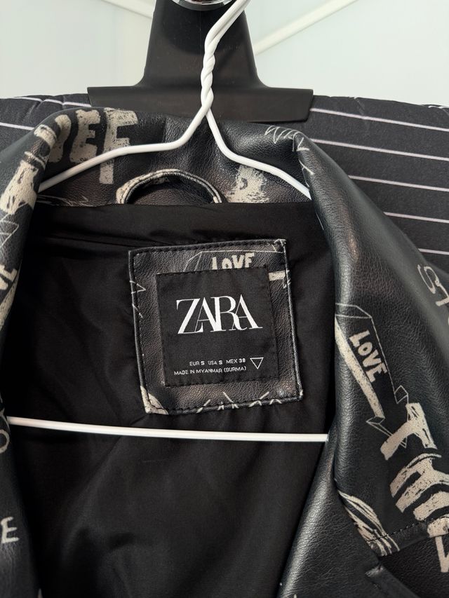 Chaqueta Zara Diseño Graffiti Talla S