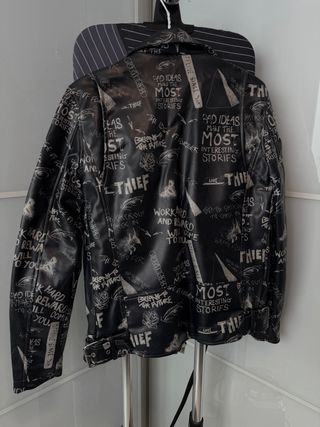 Chaqueta Zara Diseño Graffiti Talla S