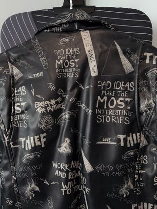 Chaqueta Zara Diseño Graffiti Talla S