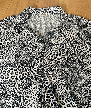 Blusa estampado animal print de leopardo