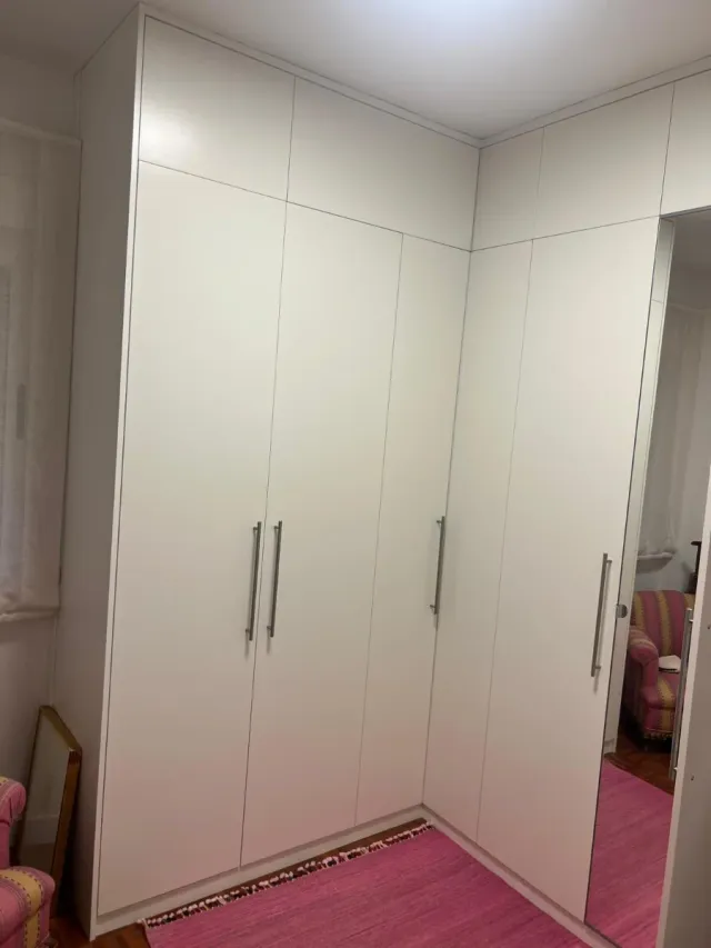 Armarios modulares IKEA blancos