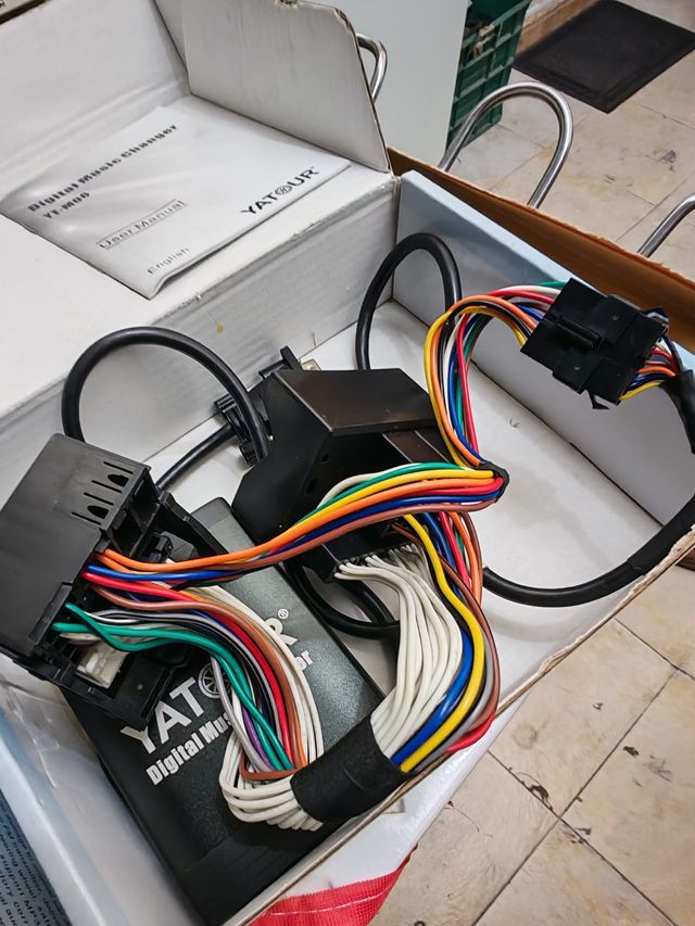 Yatour YT-M06 Digital Music Changer