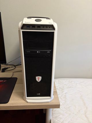 Torre PC Core i5 Blanca y Negra