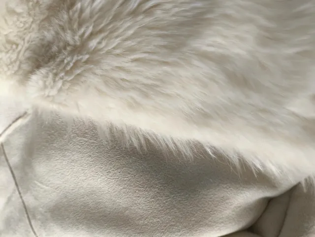 Chaqueta Bershka Piel Vuelta y Pelito Talla M