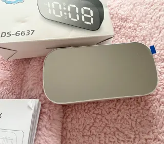 Orologio sveglia digitale a specchio