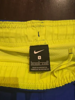 Bañador Nike Talla S (8-9 años)