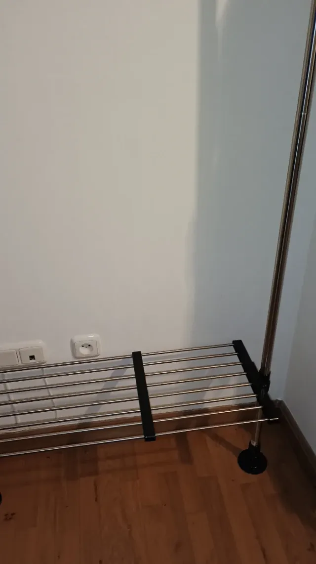 Perchero extensible metal y plástico