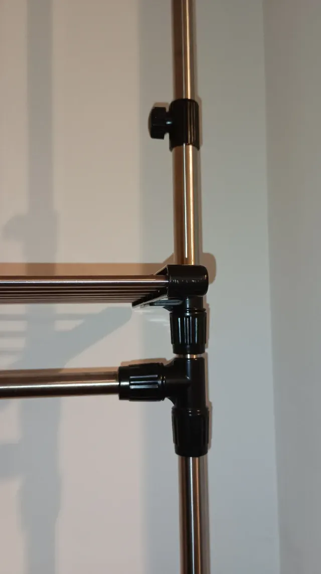 Perchero extensible metal y plástico