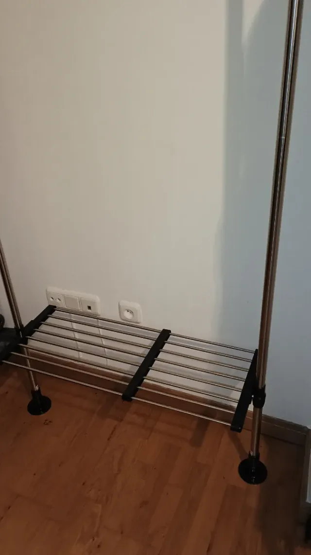 Perchero extensible metal y plástico