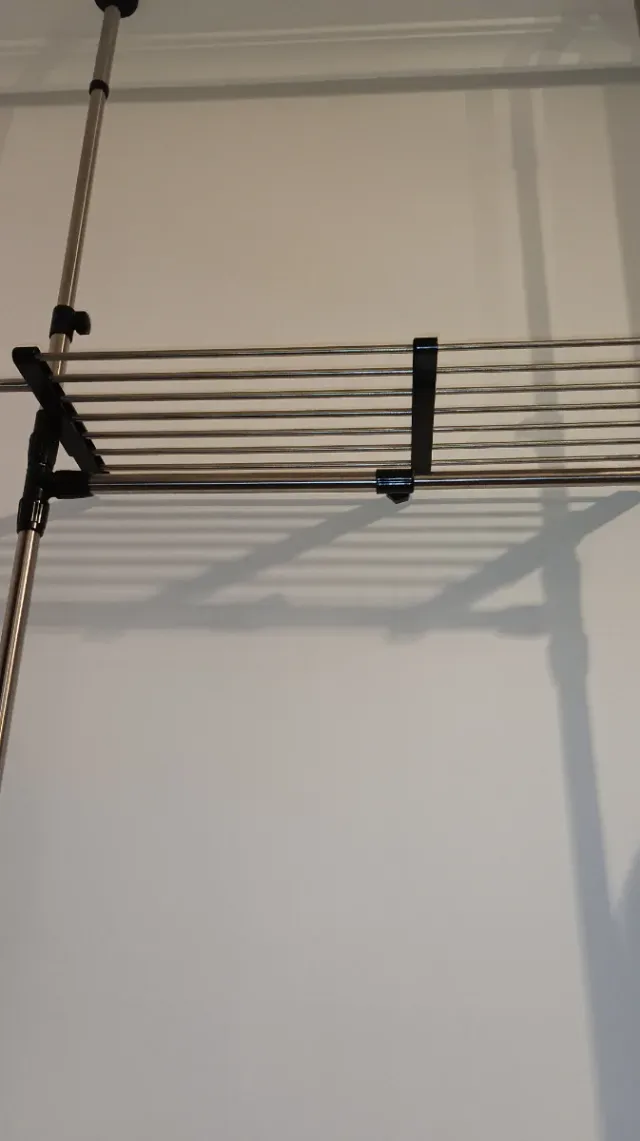 Perchero extensible metal y plástico