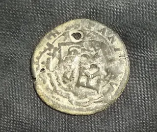 Moneda medieval resellada S. XVIII Casa de Austria