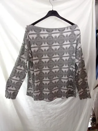 Blusa estampada manga larga