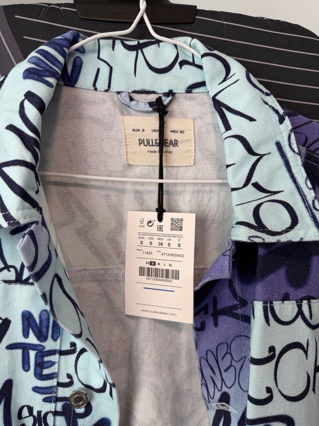 Chaqueta Graffiti Pull&Bear Talla S
