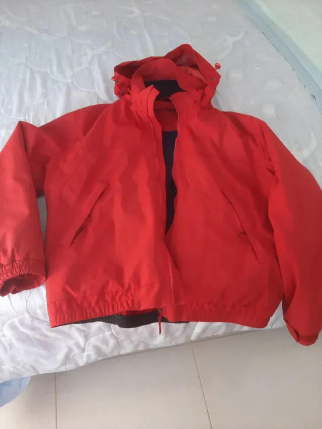 Cazadora hombre con capucha