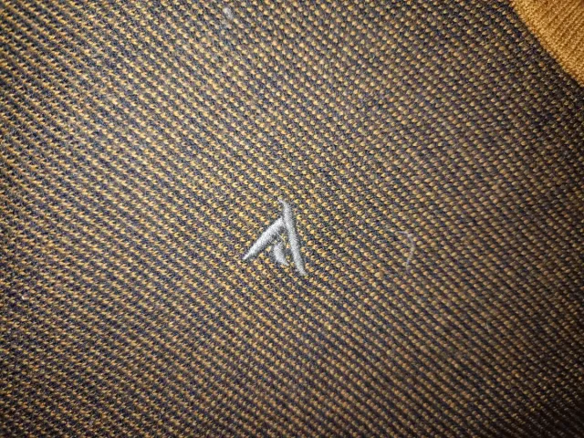 Maglione uomo marrone con dettagli neri