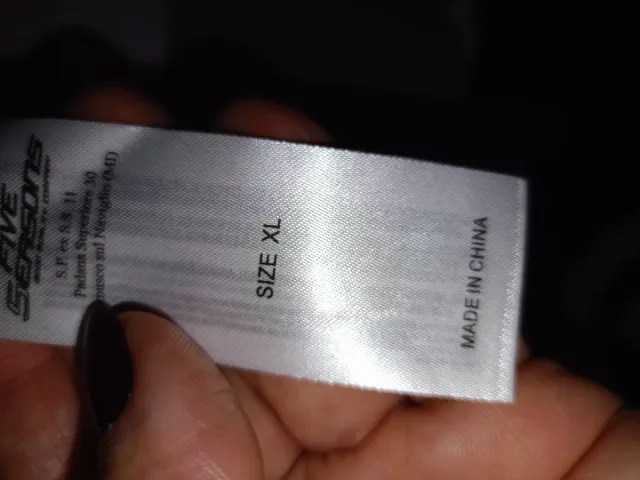 Maglione uomo marrone con dettagli neri