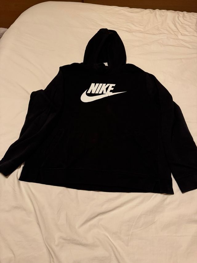 Sudadera Nike con Capucha Negra. Talla infantil.