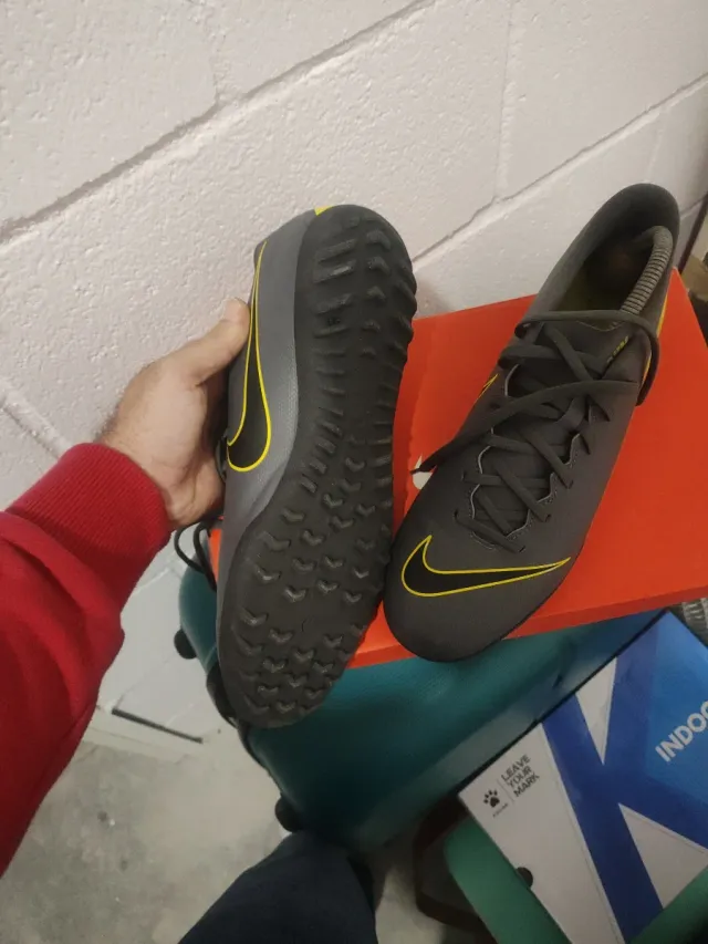 Nike Mercurial Fútbol Gris/Amarillo. Sin estrenar.