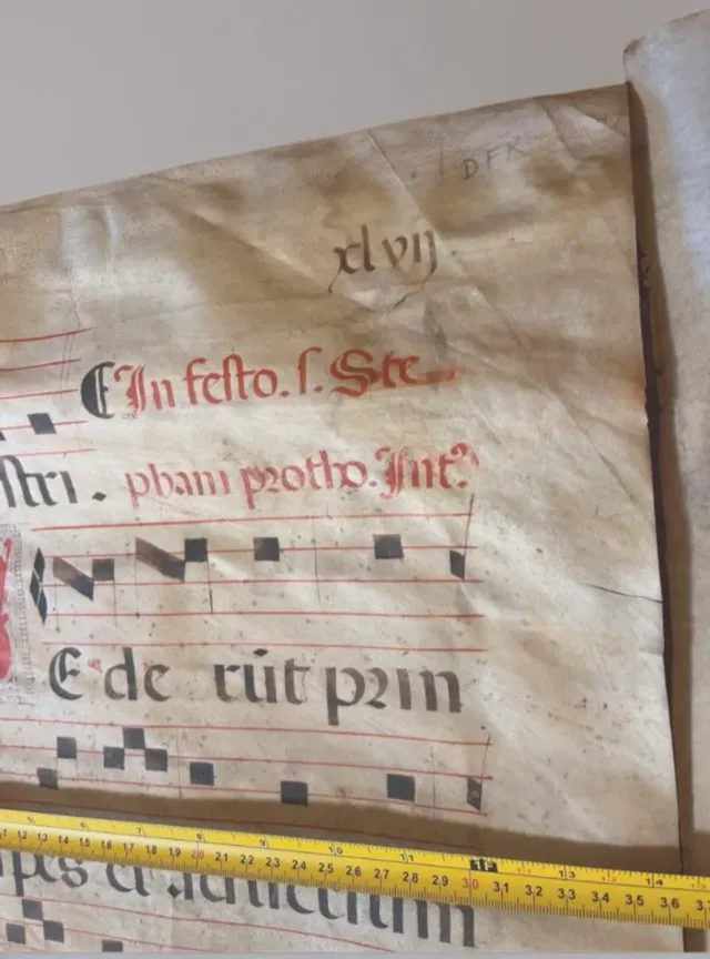 Tres pergaminos mediavales