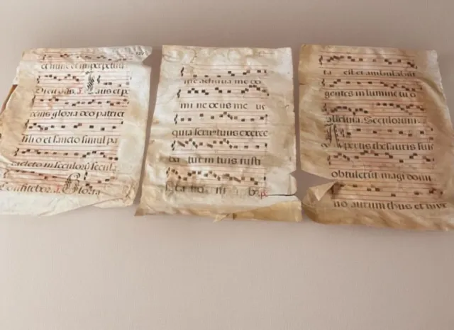 Tres pergaminos mediavales