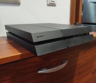 PS4 1TB Lista para Jugar Con Juego, Mando y Cascos