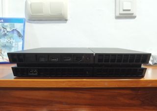 PS4 1TB Lista para Jugar Con Juego, Mando y Cascos