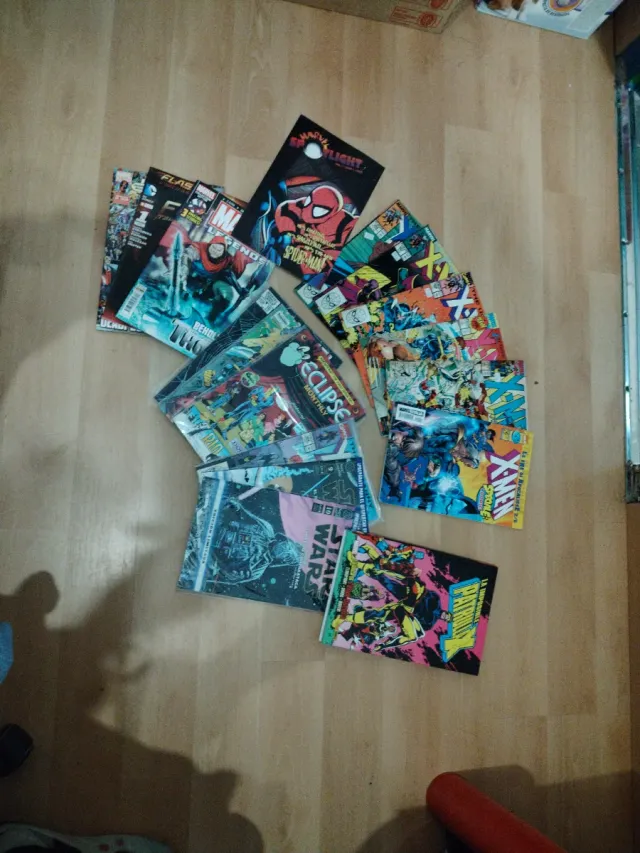 Varios comics y revistas frikis