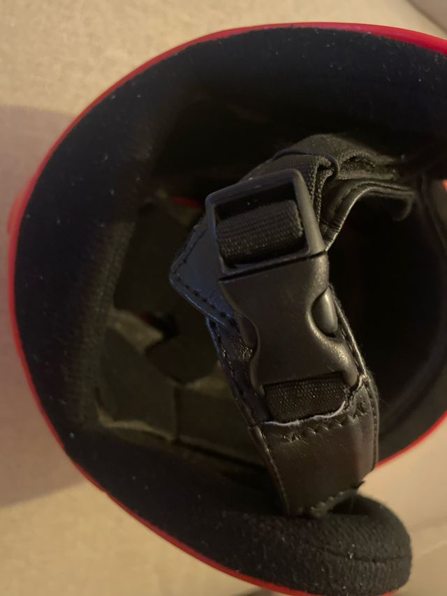 Casco de esquí infantil rojo