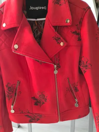Chaqueta Desigual Roja Flores Talla M