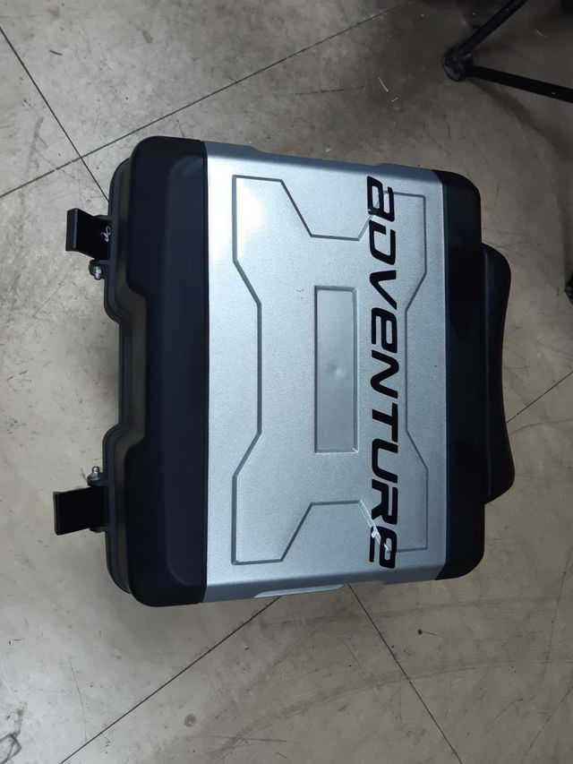 Baúl tipo Adventure 40L