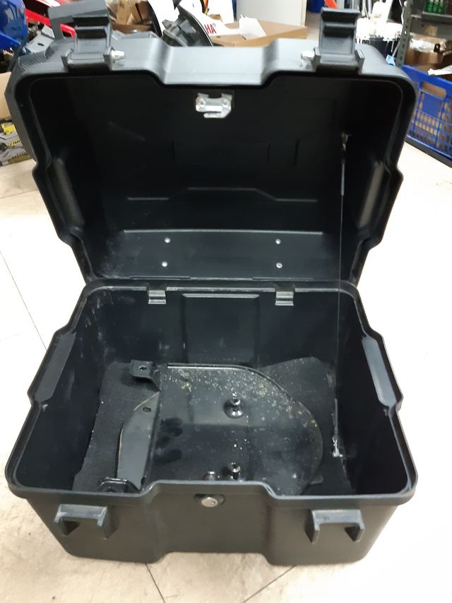 Baúl tipo Adventure 40L