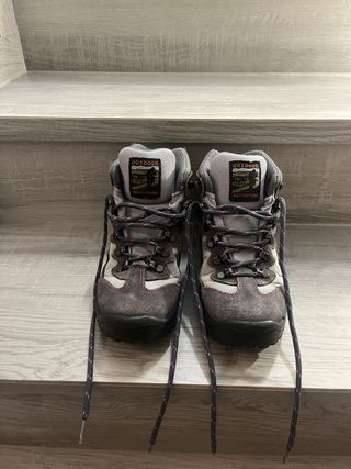 Scarponcini da montagna robusti