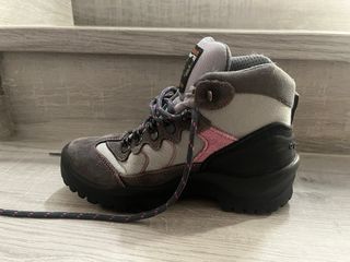 Scarponcini da montagna robusti