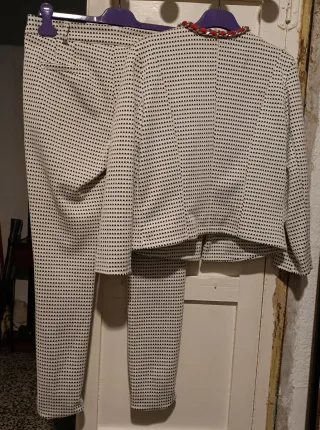 Traje de mujer chaqueta y pantalón